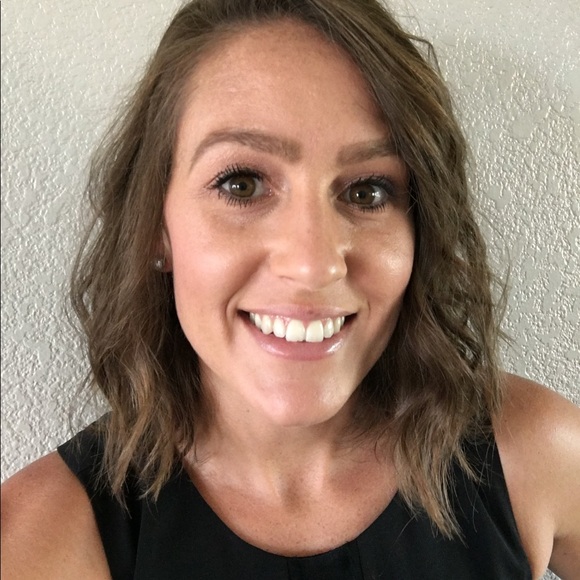 Meet your Posher, Allison - Picture 2 of 3